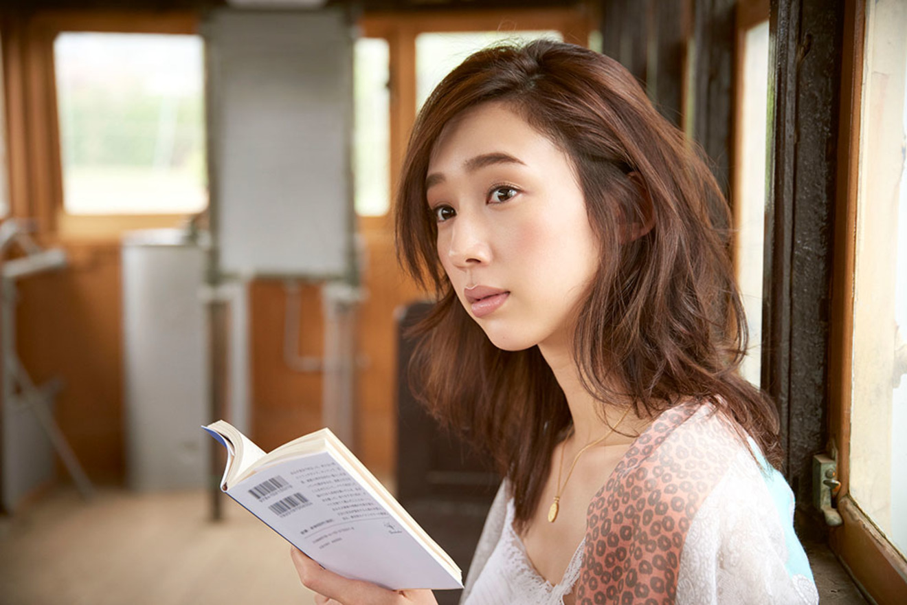 モデル松原汐織が選ぶ「続!オトナの夏休みの課題図書として提案したい一冊」