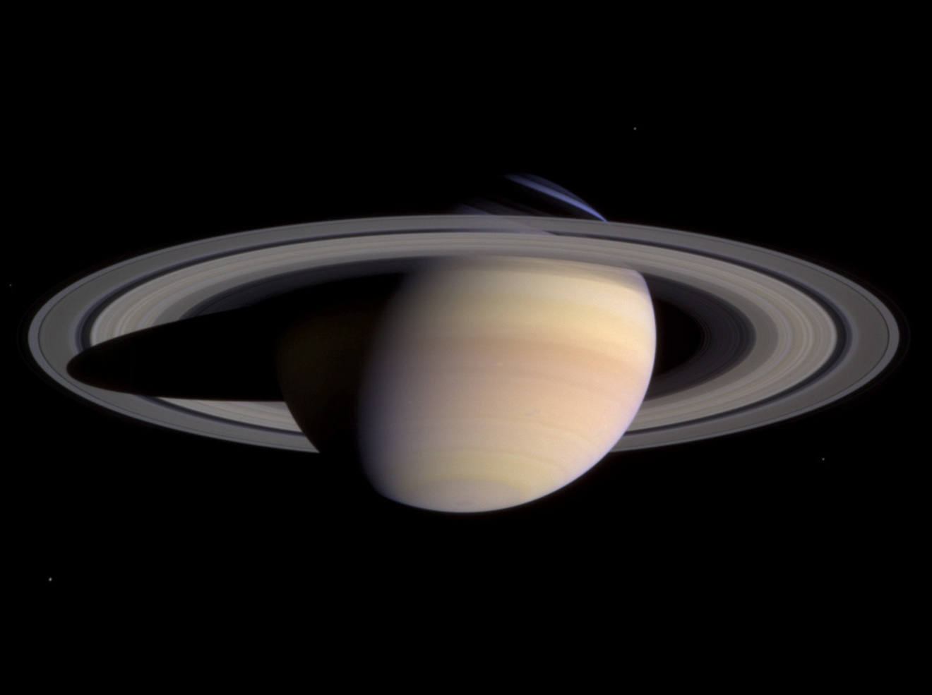 5分でわかる土星の特徴!輪、温度、衛星タイタンなどもわかりやすく解説!